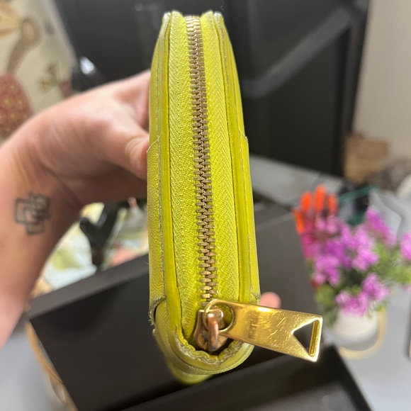 Bottega Veneta Intrecciato Zip-Around LimeGreen Woven Leather Wallet - Picture 6 of 10